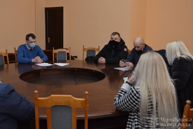 Чернівецька міськрада проситиме Уряд дозволити роботу промислових ринків в умовах карантинних обмежень