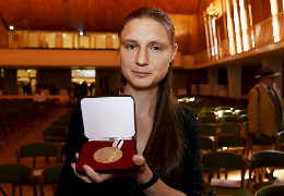 Зеленський нагородив орденом українку Марину В’язовську, яка отримала математичного "Нобеля"