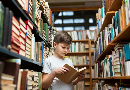 "Книжкова мобілізація": у Чернівцях для дітей із Запоріжжя збирають книги