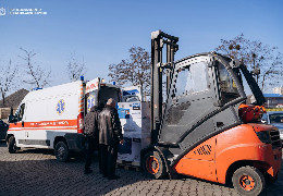Медзаклади Буковини отримали великий гуманітарний вантаж: 20 генераторів, комплекти постільної білизни, ковдри та простирадла