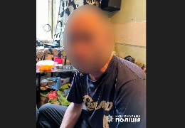 У Чернівцях затримали чоловіка, який ножем підрізав місцевого жителя