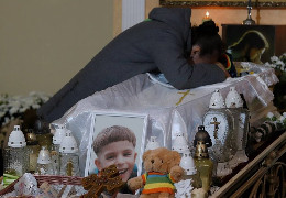 У Коломиї поховали 5-річного хлопчика, який 37 діб перебував у комі після видалення молочних зубів