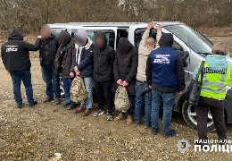 На Буковині затримали організатора схеми, який за 25 тисяч доларів збирався переправити до Румунії п’ятьох військовозобов’язаних