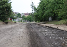 Чому одні громади на Буковині можуть ремонтувати дороги, а інші — ні?