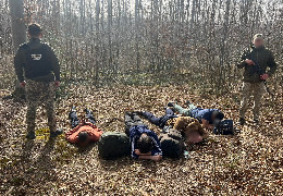 На Буковині неповнолітній був провідником для ухилянтів: прикордонники затримали чоловіків неподалік від кордону