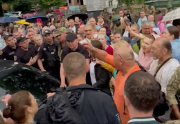 В одному із сіл Закарпаття представники ТЦК влаштували облаву на крішнаїтів. Що з того вийшло…