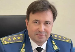 Звільнений за корупцію топ-митник, який працював при всіх президентах і має майно в Дубаї, подав до суду на Кабмін