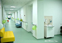 Європейські умови без витрат із бюджету: обласній раді спільно з благодійниками вдалося завершити ремонт у онкогематології дитячої лікарні