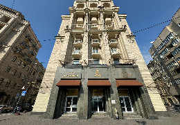 Готель «Козацький» на Майдані Незалежності продали за 400 млн грн. Ви здивуєтеся, хто його купив