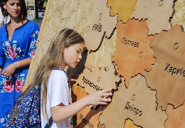 Як правильно українською мовою називати жителів обласних центрів України? Вас багато що здивує...