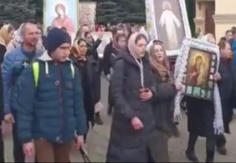 На Буковині поліція оштрафувала московських попів на 425 гривень, за організацію "хресної ходи" до Свято-Успенського чоловічого монастиря