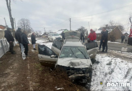 У селі Стерче під Чернівцями у ДТП загинула 16-річна дівчина