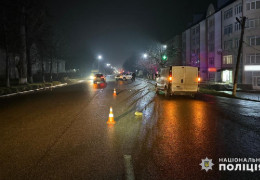 У Кіцмані під колесами мікроавтобуса загинув місцевий житель. Що відомо?