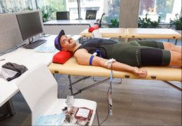 У лікарнях Чернівців та області зафіксували дефіцит донорської крові 1 групи з позитивним резусом. Просять донорів про допомогу