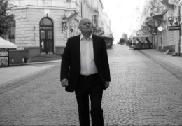 Поховають на Руському кладовищі. Сьогодні прощаються з колишнім мером Чернівців Миколою Федоруком, який керував містом рекордні 17 років