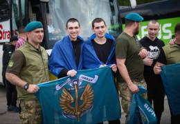 Україна повернула з російського полону нову групу військовослужбовців: хто зміг потрапити додому