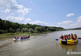 На Буковині ветерани, серед яких були воїни на протезах, здійснили рафтинг по Дністру - від Заліщиків до Репужинців