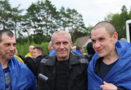 На тлі масових обстрілів столиці агресор пішов на новий обмін військовополоненими. Зеленський повідомив, кого звільнили